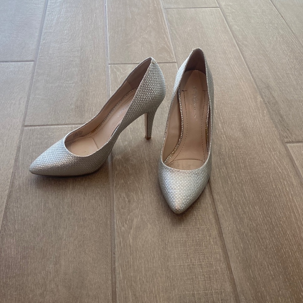 BCBGeneration silver heels size 7.5.